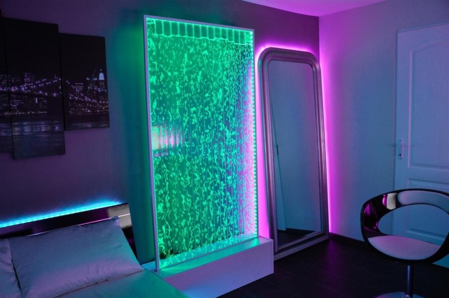 Длинное зеркало с подсветкой