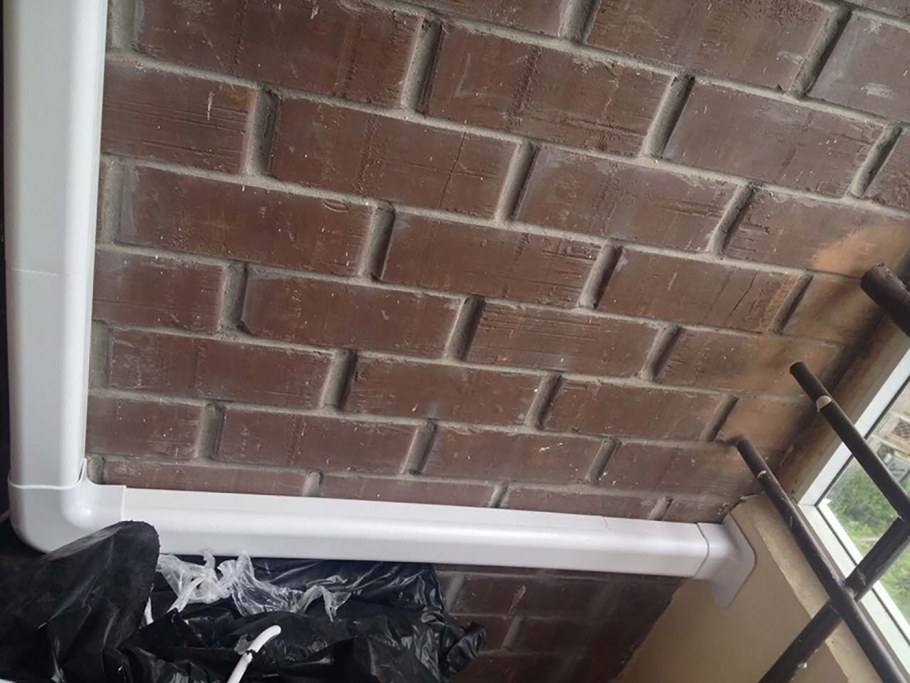 Внешний блок кондиционера сбоку