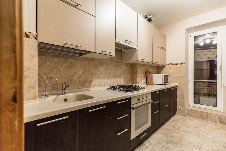 Кухня низ капучино верх светлый