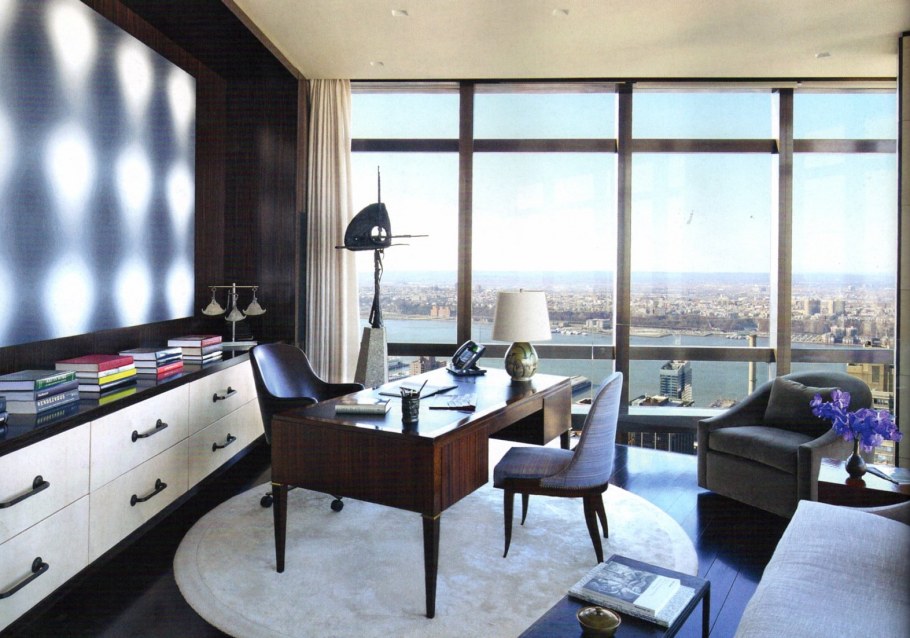 Интерьер кабинета с панорамными окнами