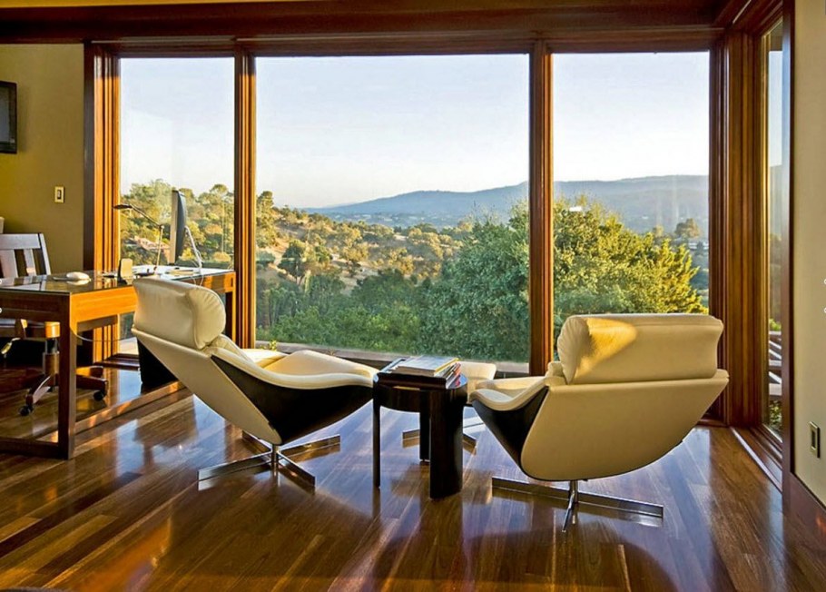 Офис с панорамными окнами