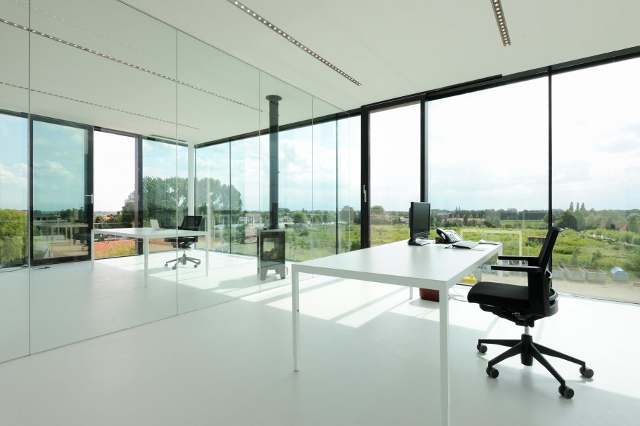 Офис с панорамными окнами