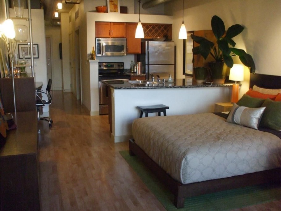 Маленькая студия с кроватью