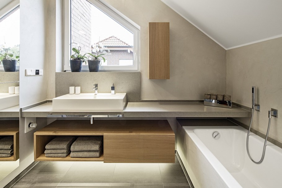 Ванная с длинной столешницей