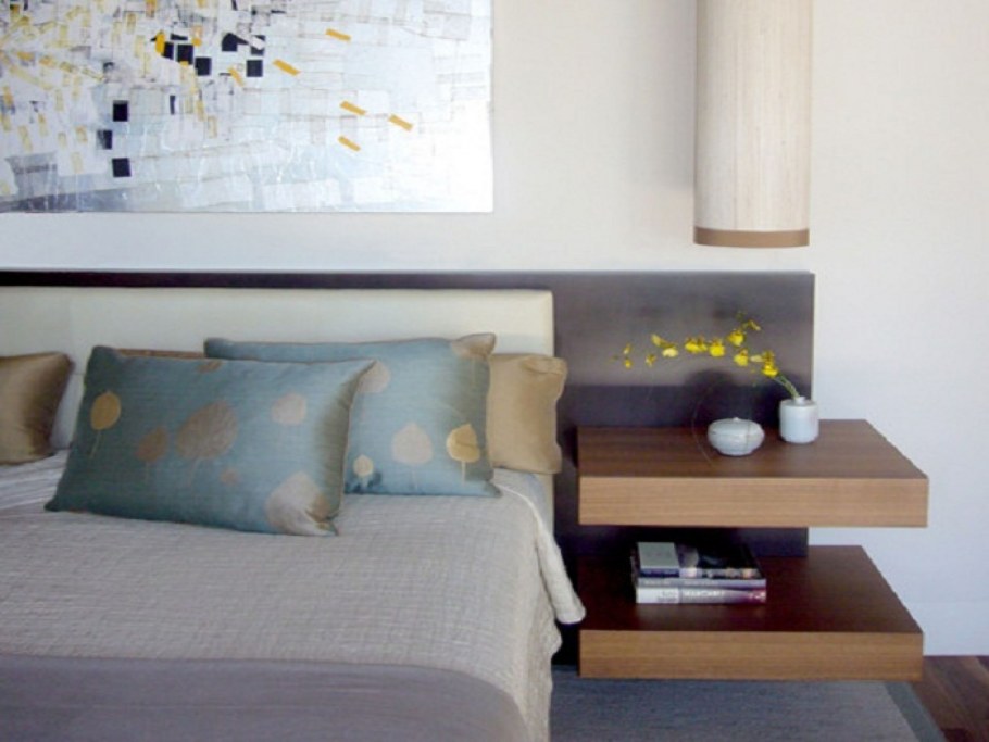 Прикроватный столик