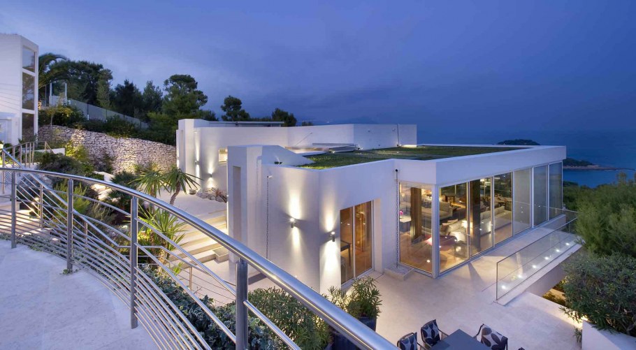 Вилла кап Ферра современная