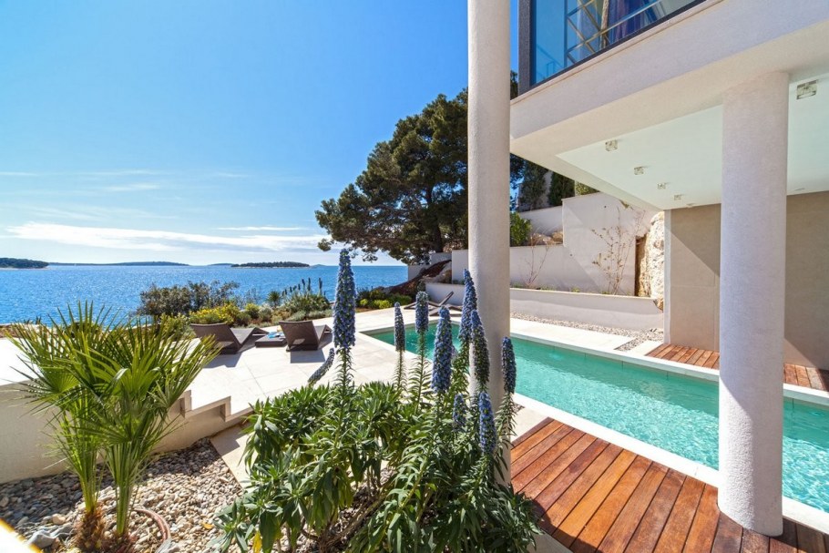 Вилла с красивым видом