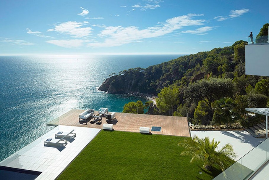 Вилла в Коста Брава у моря