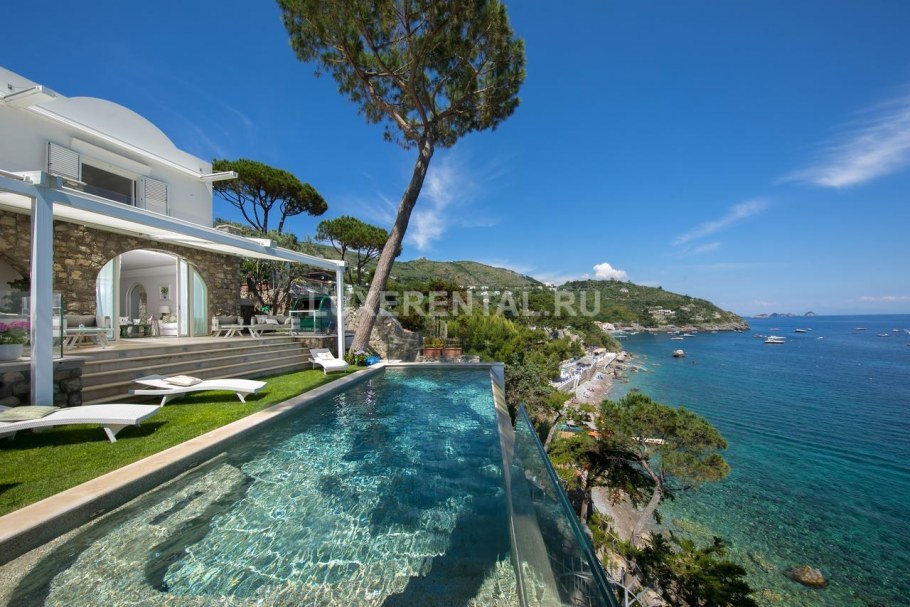 Греческий дворик Корфу Крит