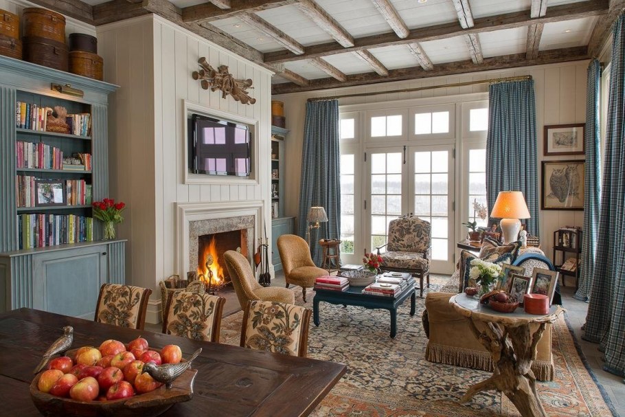 Зал в деревенском стиле