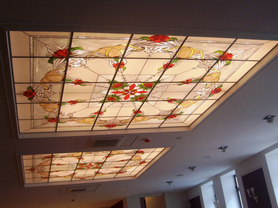 Стеклянный световой потолок