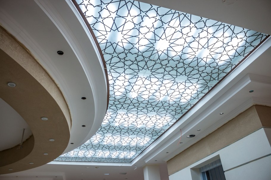 Стеклянные потолки с фотопечатью