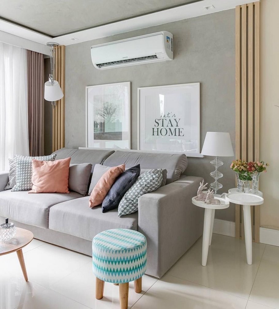 Гостиная с узкими окнами