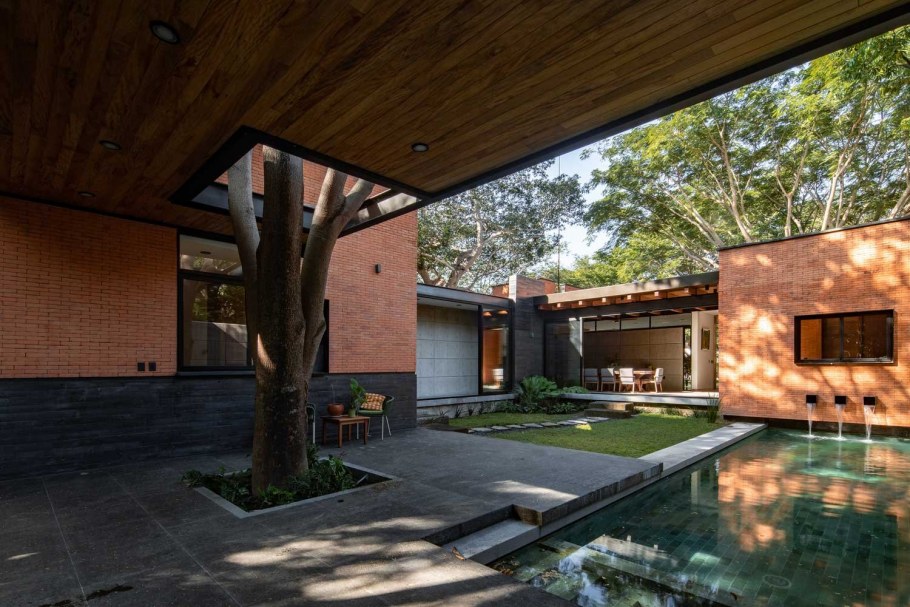 Домик с внутренним двориком