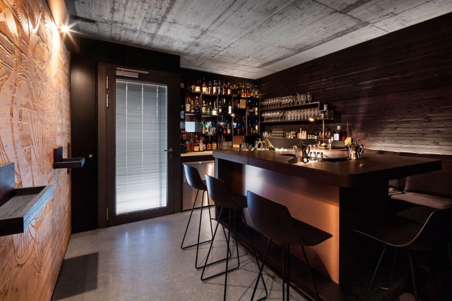 Маленький бар