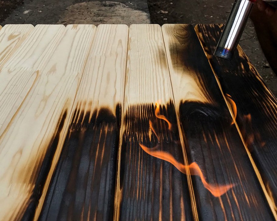 Отделка стен доской