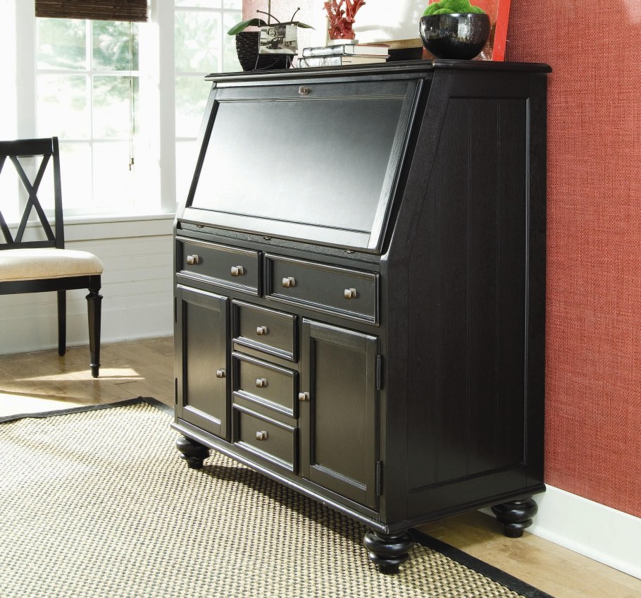 Стол-бюро для кабинета