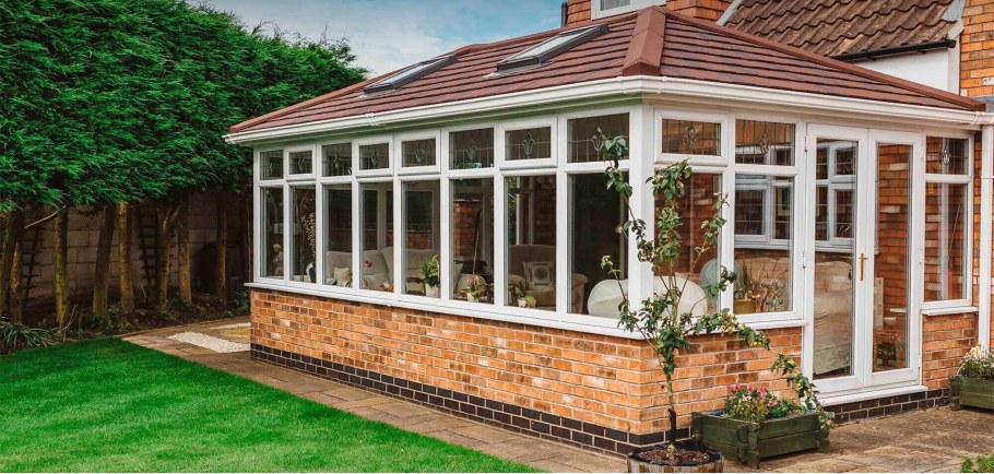 Остеклить веранду на даче