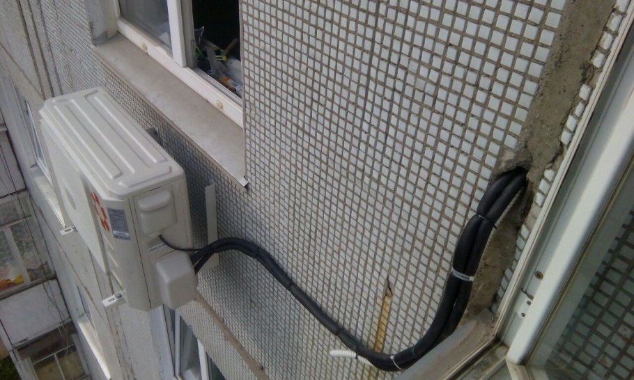 Шторы на окно с кондиционером