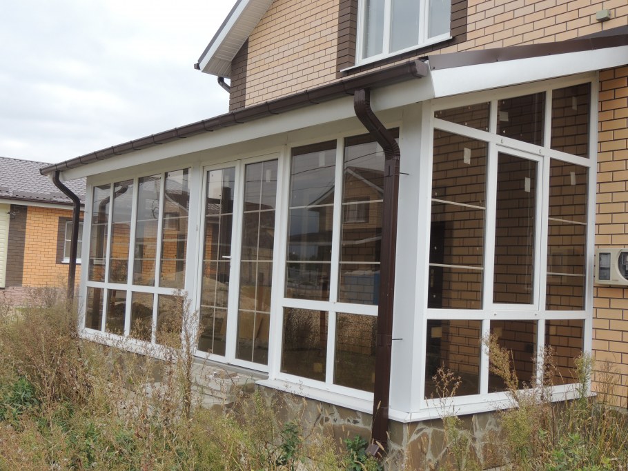 Остекление деревянной веранды