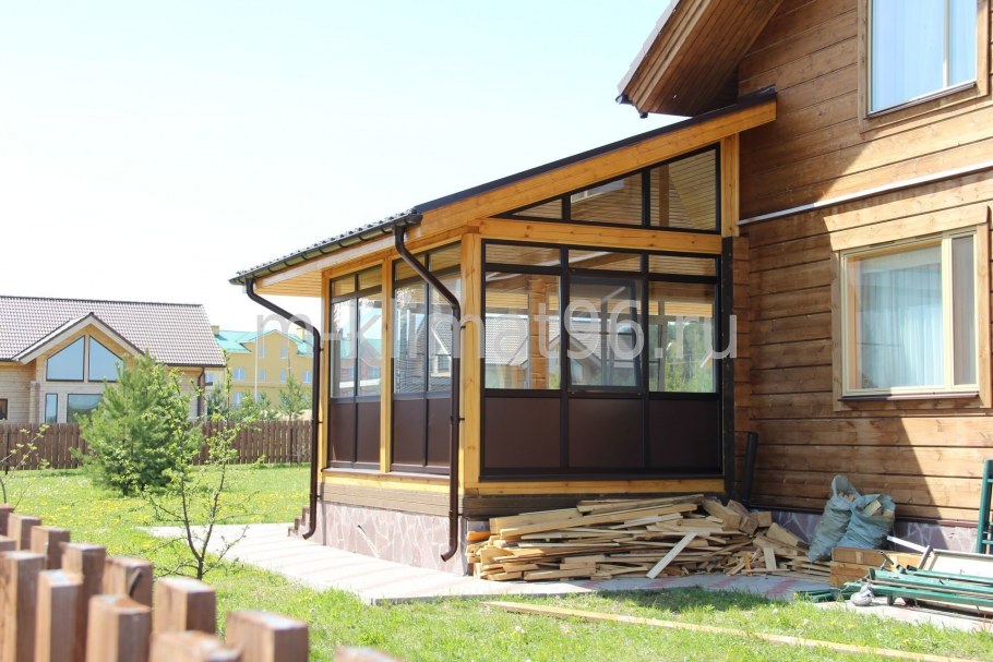 Застекленная терраса к дому из бруса