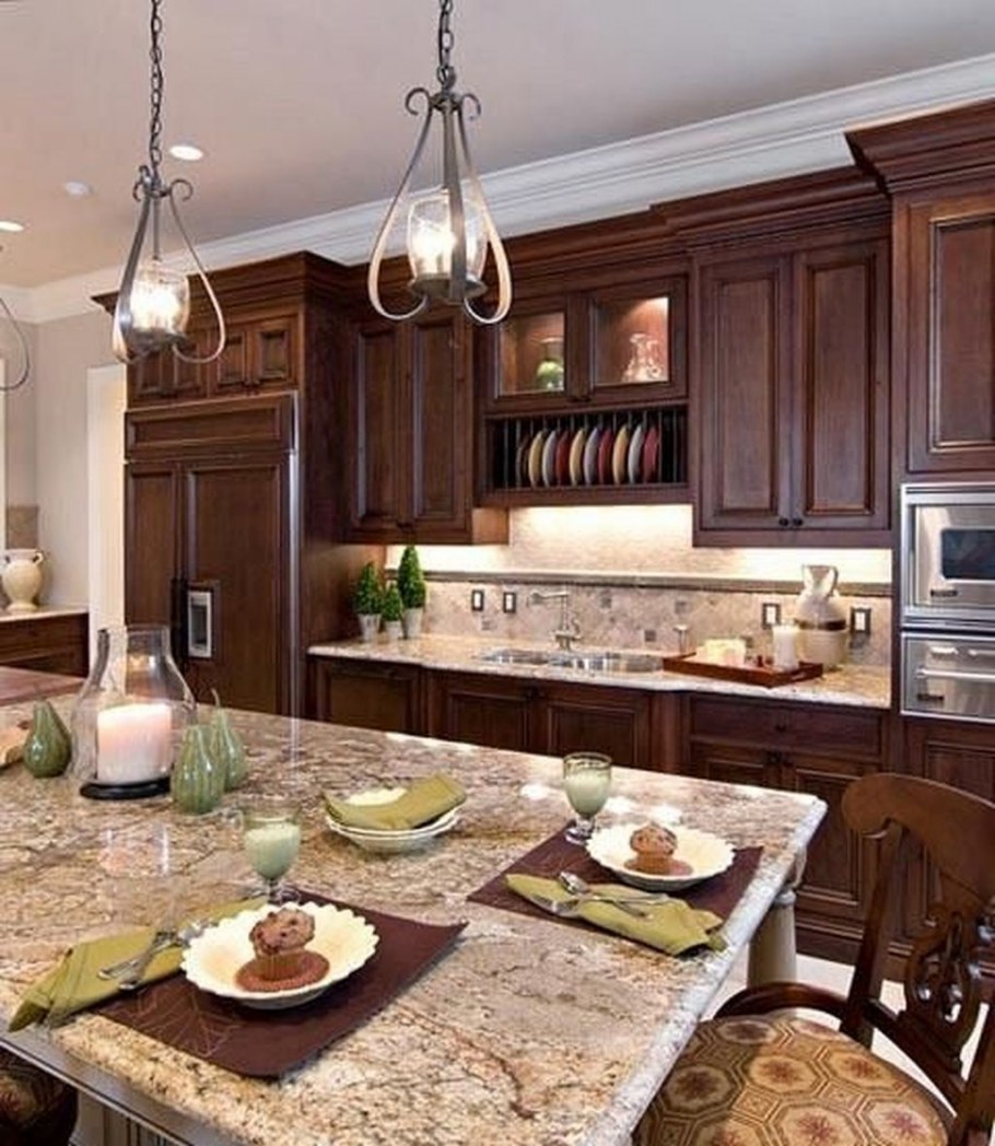 Кухни в классическом стиле в темных тонах