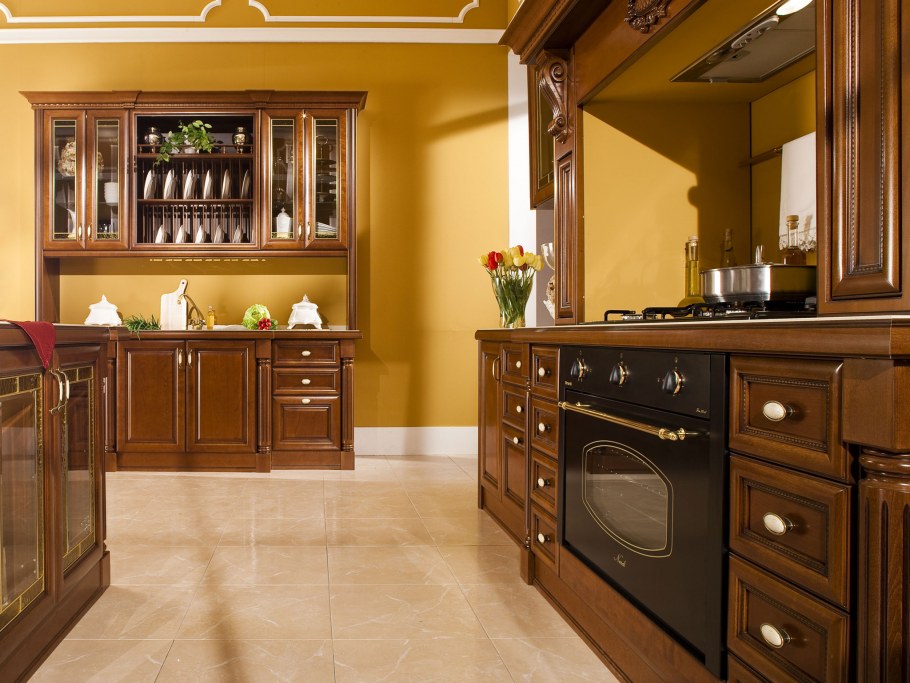 Кухня коричная классика