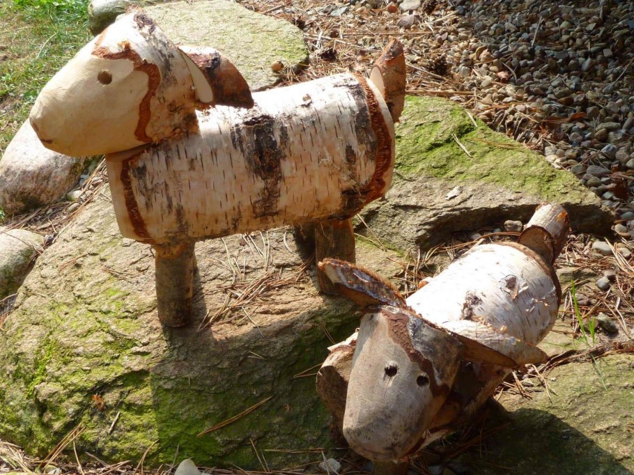 Поленница из бревен