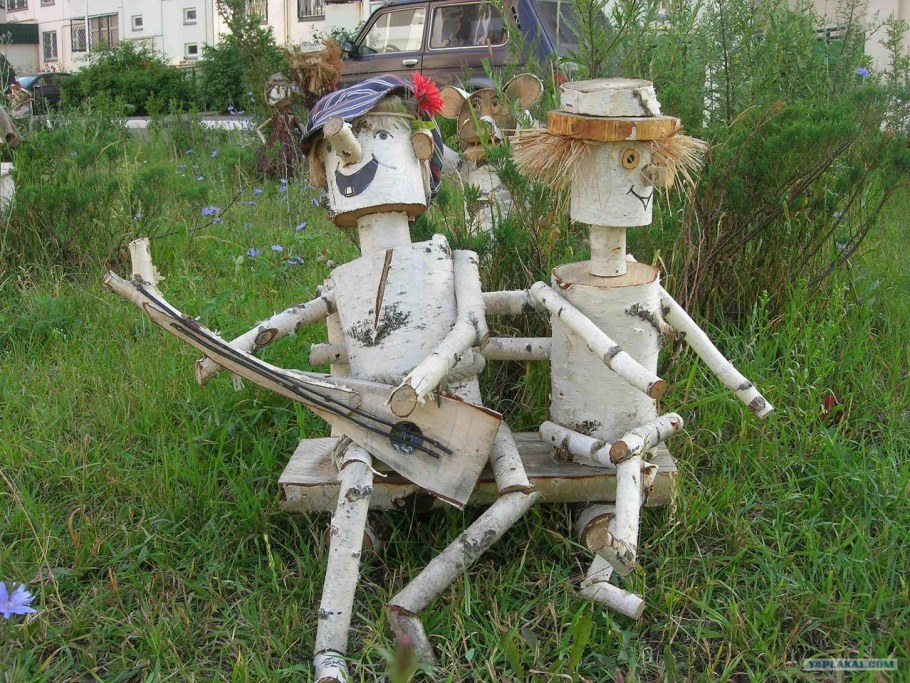 Украшения для сада из березовых поленьев