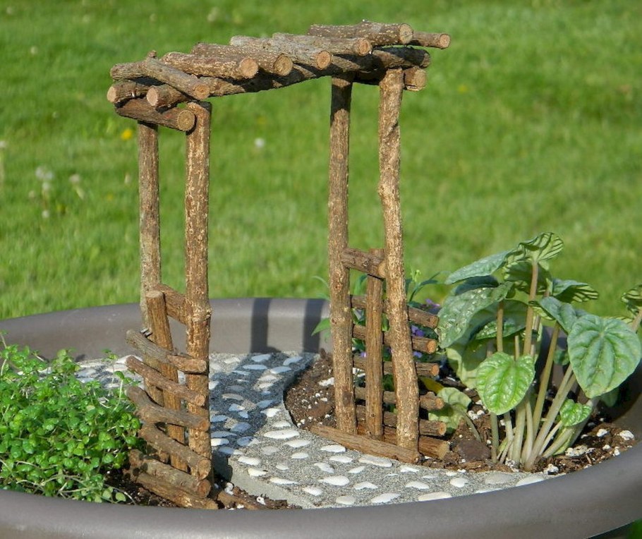 Садовый декор из берёзовых чурбаков - Мазай с зайцами