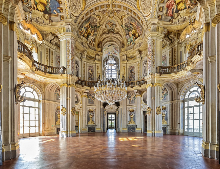 Охотничий замок Ступиниджи Турин