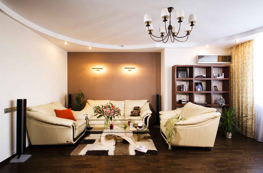 Настенное освещение в гостиной