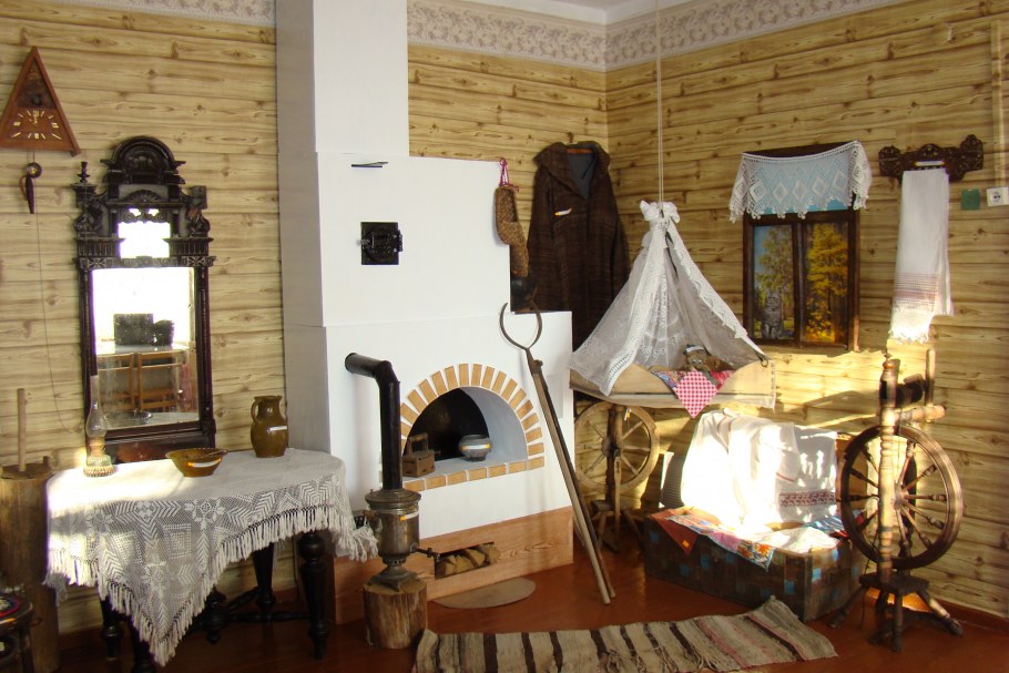 Деревенские дома внутри