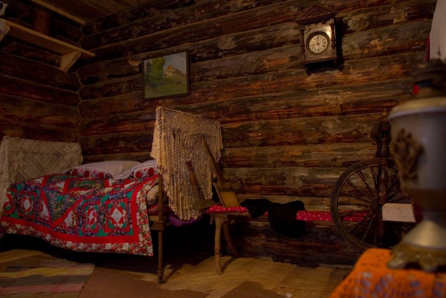 Крестьянская изба 19 века внутри