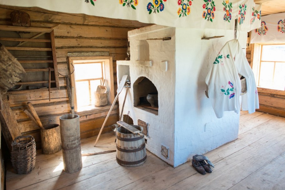 Русская изба изнутри Горница