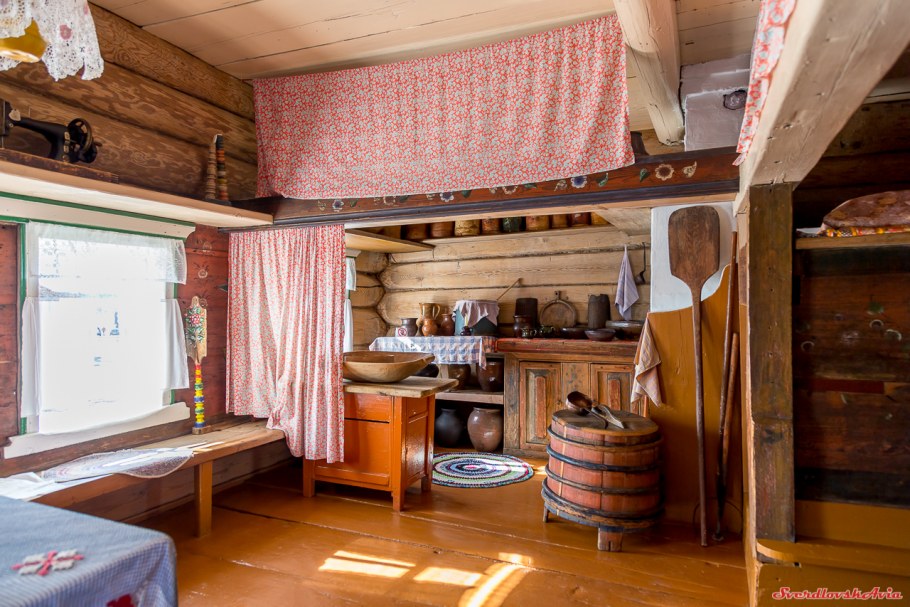 Русская изба Горница