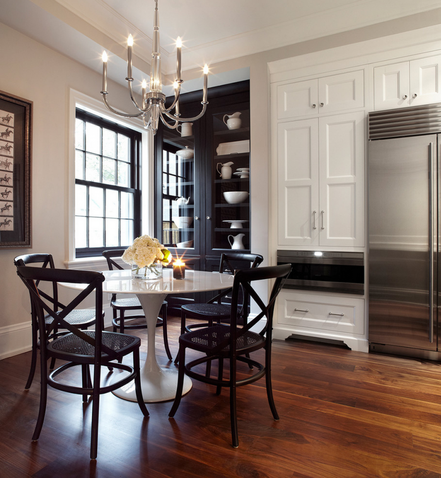 Черные стулья в интерьере