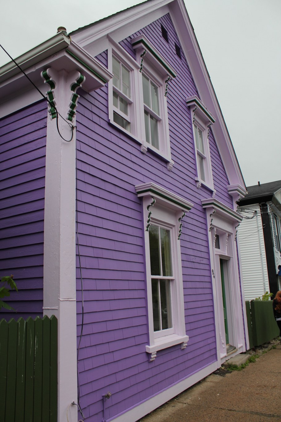 Фиолетовый дом