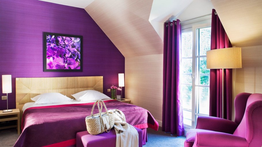 Фиолетово зеленый дом