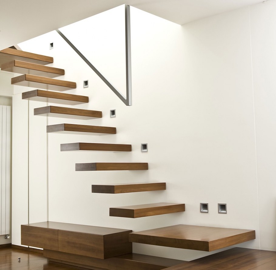 Консольная деревянная лестница