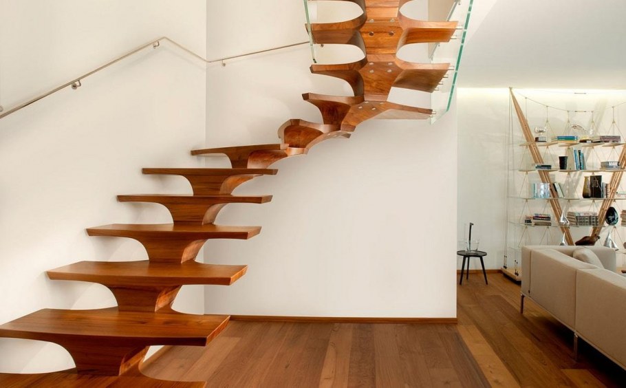 Модульная лестница с забежными ступенями