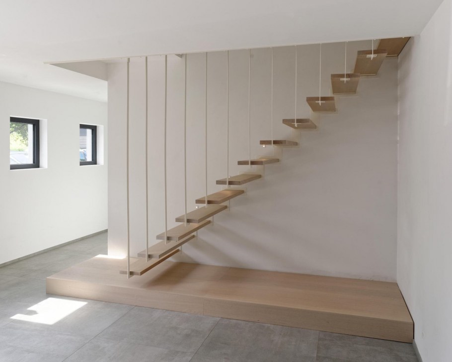 Лестница на больцах