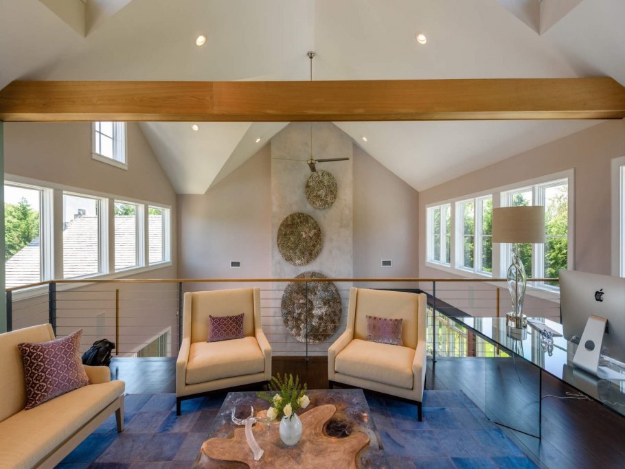 Камин в доме в стиле барнхаус