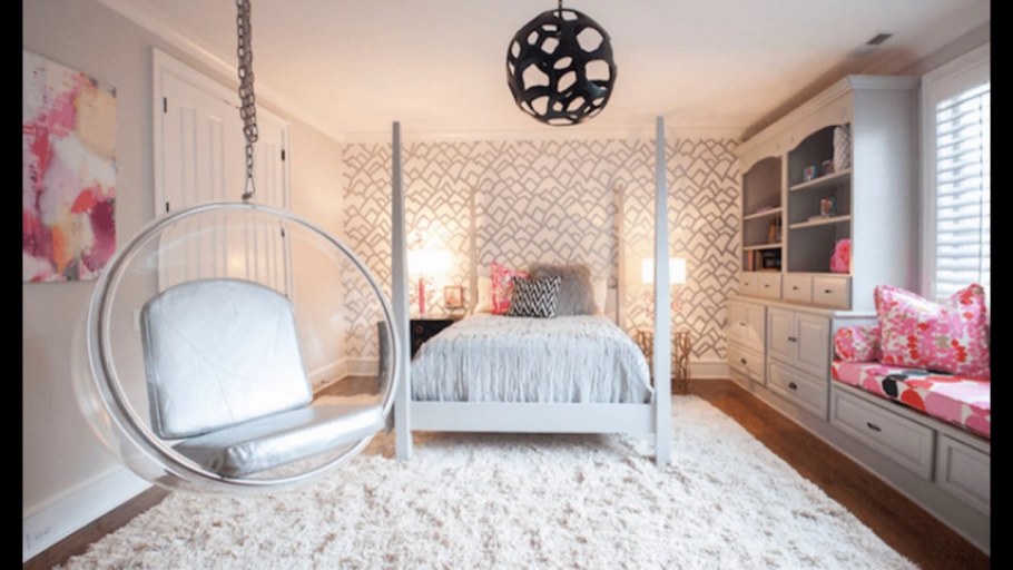 Богатая комната для девочки подростка