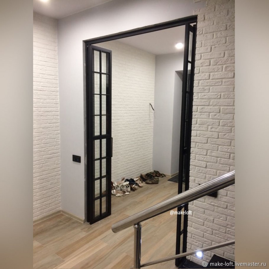Межкомнатные двери в интерьере лофт