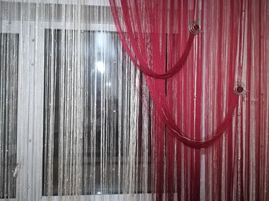 Шторы-нити в интерьере