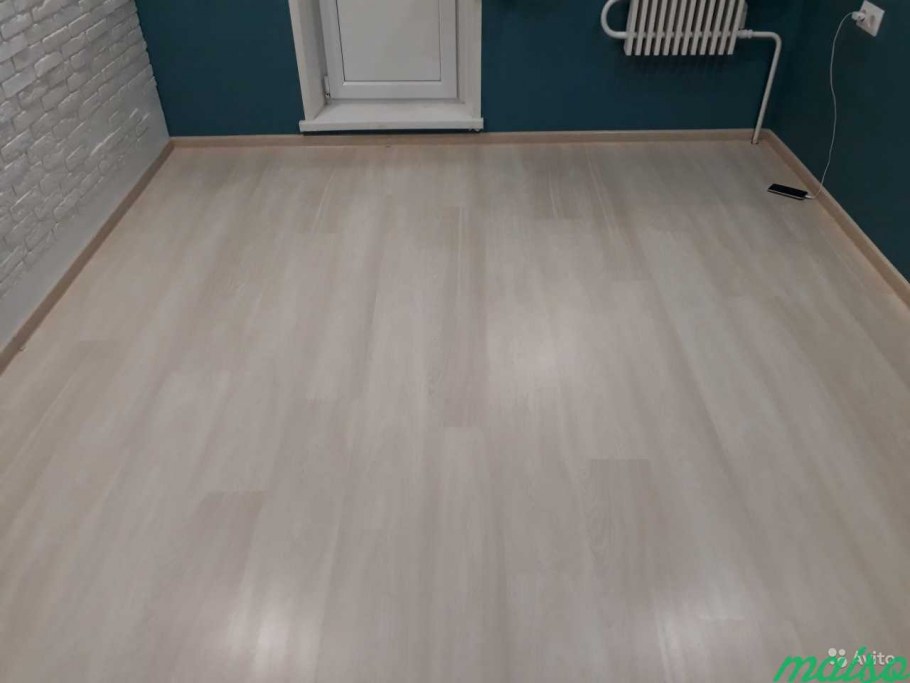 Парящий плинтус напольный с подсветкой