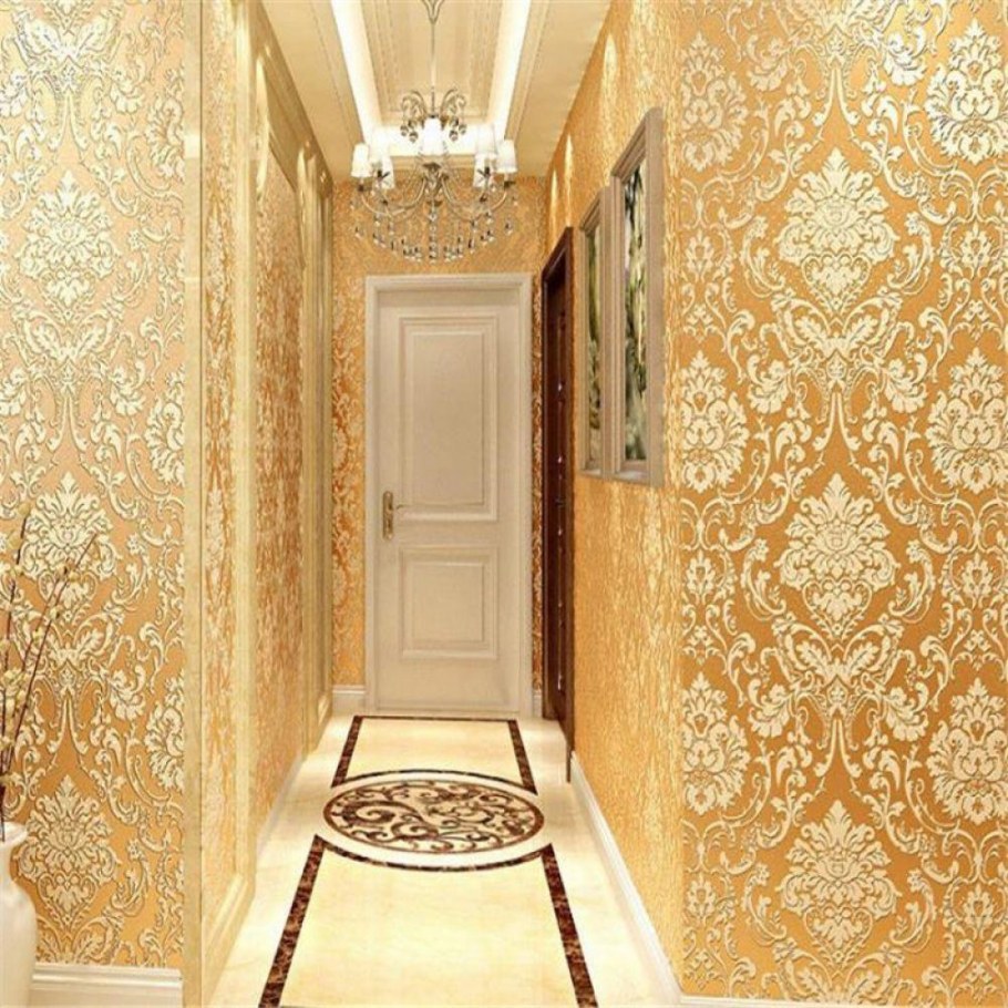 Прихожая в золотых тонах