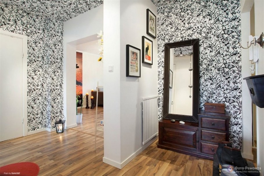 Пустой интерьер прихожей