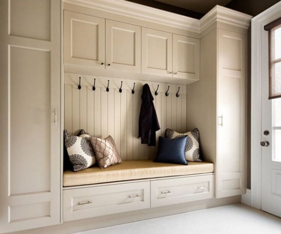 Встроенный шкаф в прихожую